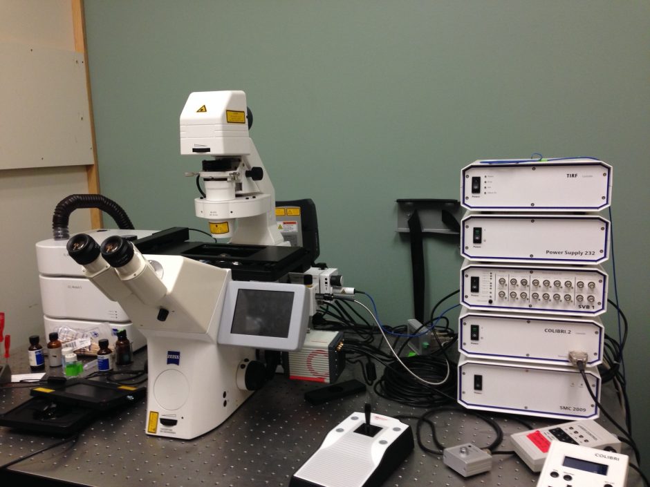 Zeiss TIRF Microscope UBC Bioimaging Facility